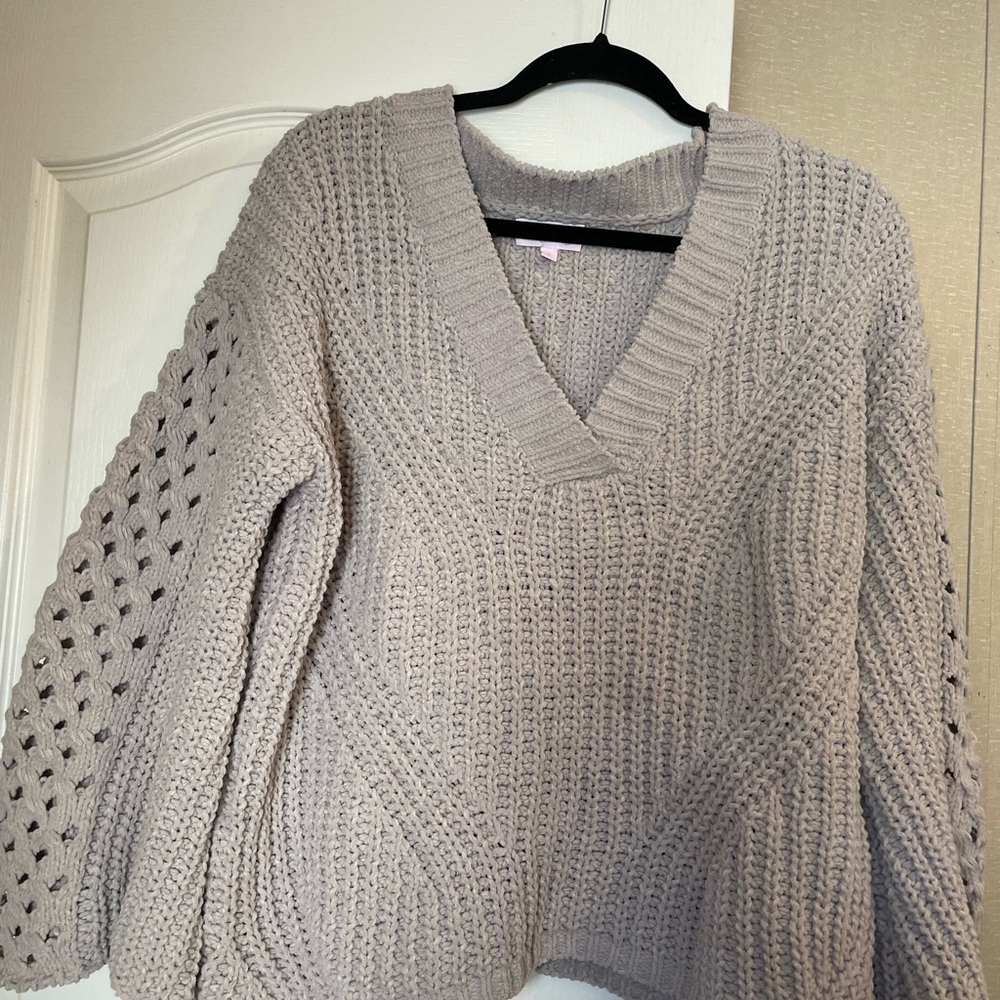 Pink Lily V-Neck Sweater - Cream